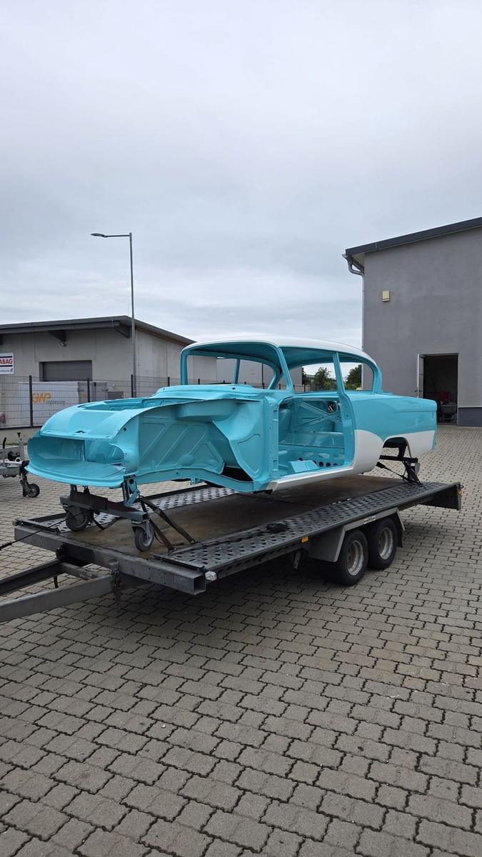 Oldtimer-Rohkarosserie als Sondertransport